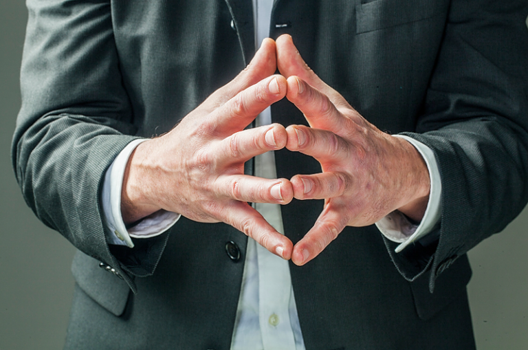 Body Language: Appear Confident and Poised Any Time You Speak